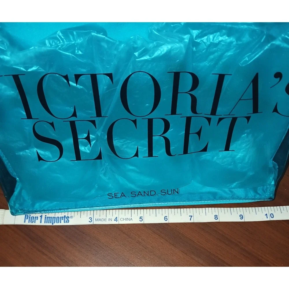 Victoria's Secret Make Up Bag, Teal, Zip Closure, size 10 x 7 x 3.5‎